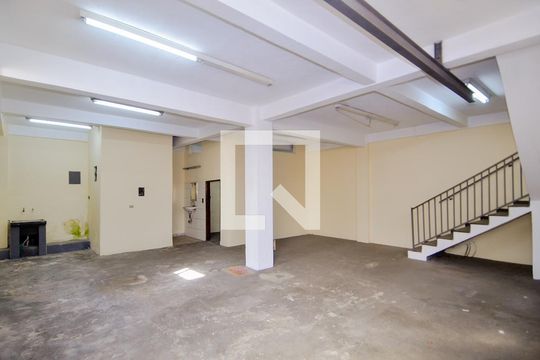 Quintal  de casa à venda com 8 quartos, 380m² em Jardim Tranquilidade, Guarulhos