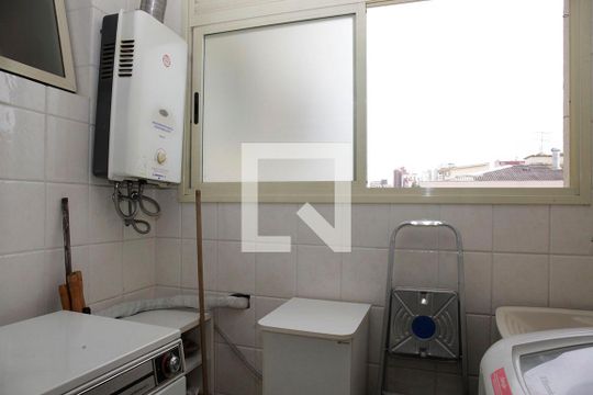 Cozinha + Área de Serviço de apartamento para alugar com 3 quartos, 81m² em Jardim Botânico, Porto Alegre