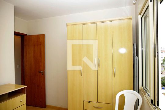 Quarto 2 de apartamento para alugar com 3 quartos, 81m² em Jardim Botânico, Porto Alegre