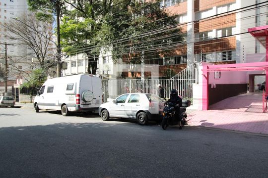 Fachada e portaria  de apartamento para alugar com 3 quartos, 95m² em Perdizes, São Paulo