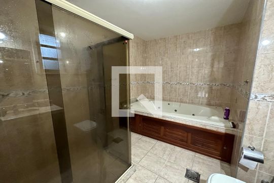 Banheiro da Suíte 1 de casa à venda com 5 quartos, 395m² em Freguesia (jacarepaguá), Rio de Janeiro