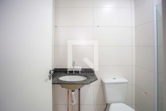 Banheiro de apartamento para alugar com 2 quartos, 45m² em Centro, Diadema