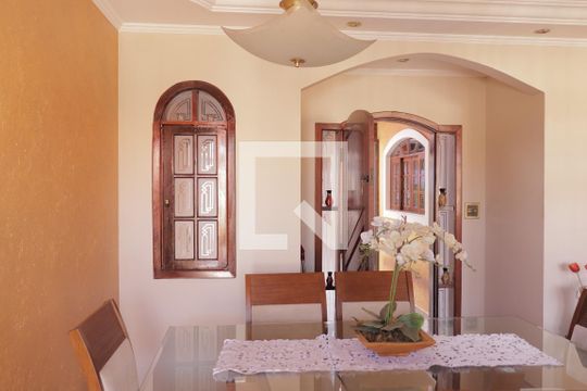 Sala de casa à venda com 3 quartos, 150m² em Vila Iorio, São Paulo