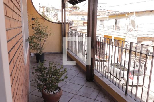 Sacada de casa à venda com 3 quartos, 150m² em Vila Iorio, São Paulo