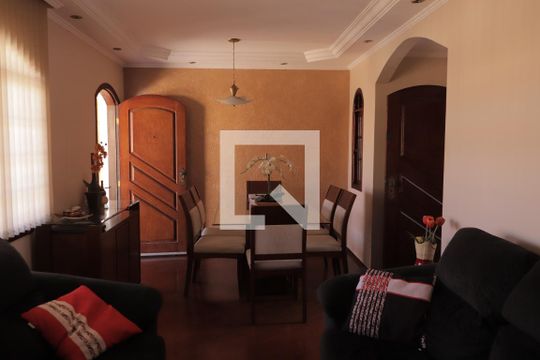Sala de casa à venda com 3 quartos, 150m² em Vila Iorio, São Paulo