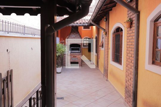 Quintal de casa à venda com 3 quartos, 150m² em Vila Iorio, São Paulo