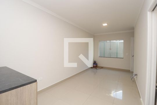 Sala de casa de condomínio para alugar com 2 quartos, 70m² em Vila Paulicéia, São Paulo