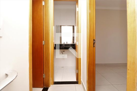 Hall de casa de condomínio para alugar com 2 quartos, 70m² em Vila Paulicéia, São Paulo