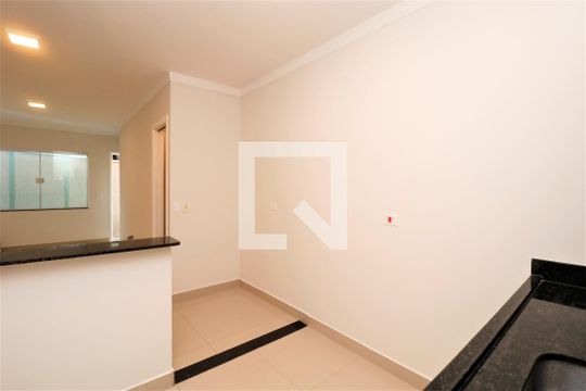 Cozinha de casa de condomínio para alugar com 2 quartos, 70m² em Vila Paulicéia, São Paulo