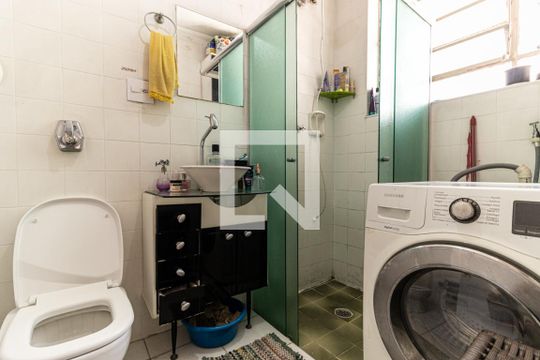 Banheiro de apartamento à venda com 2 quartos, 47m² em República, São Paulo