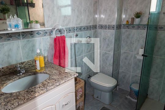 Banheiro Social de apartamento à venda com 2 quartos, 77m² em Penha Circular, Rio de Janeiro