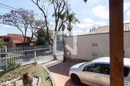 Garagem de casa à venda com 3 quartos, 120m² em Santa Amelia, Belo Horizonte