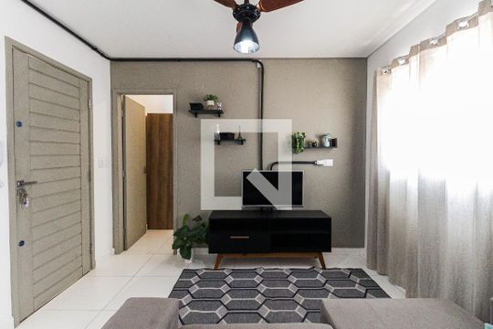 Sala de apartamento para alugar com 1 quarto, 37m² em Itaquera, São Paulo