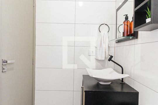 Banheiro da Suíte de apartamento para alugar com 1 quarto, 37m² em Itaquera, São Paulo