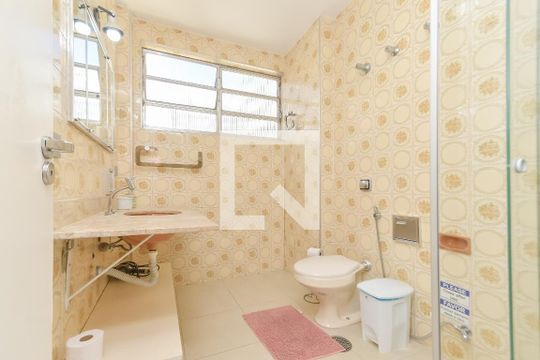 Banheiro 1 de apartamento para alugar com 3 quartos, 165m² em Higienópolis, São Paulo