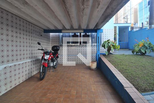 Garagem de casa à venda com 3 quartos, 130m² em Campestre, Santo André