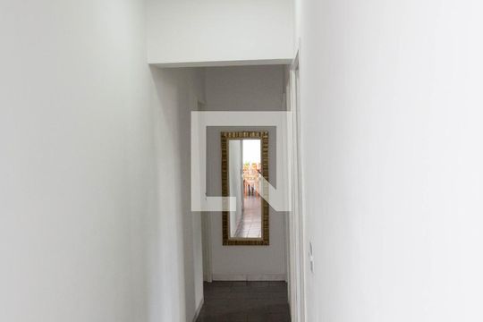 Corredor de apartamento para alugar com 3 quartos, 74m² em Centro, Diadema