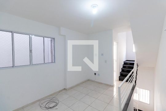 Casa de Condomínio para alugar com 2 quartos, 75m² em Cidade Patriarca, São Paulo