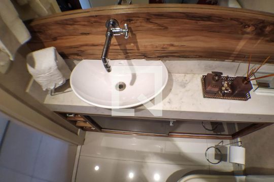 Lavabo de apartamento para alugar com 3 quartos, 140m² em Icaraí, Niterói