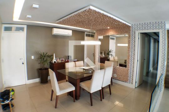 Sala de apartamento para alugar com 3 quartos, 140m² em Icaraí, Niterói