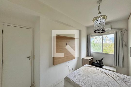 Suíte de apartamento para alugar com 2 quartos, 67m² em Barra da Tijuca, Rio de Janeiro