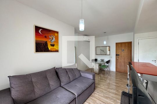 Sala de apartamento para alugar com 2 quartos, 67m² em Barra da Tijuca, Rio de Janeiro