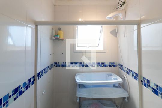 Box Banheiro Social  de casa à venda com 3 quartos, 120m² em Vila São Paulo, São Paulo
