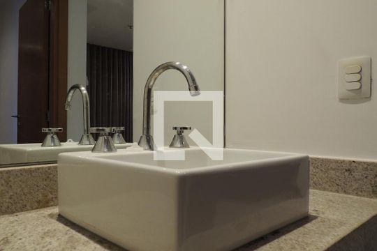 Banheiro Social de apartamento para alugar com 1 quarto, 40m² em Jacarepaguá, Rio de Janeiro