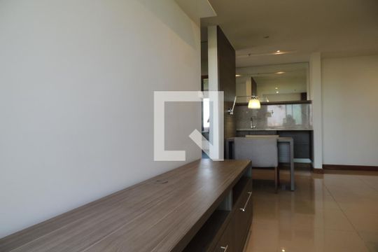 Sala  de apartamento para alugar com 1 quarto, 40m² em Jacarepaguá, Rio de Janeiro
