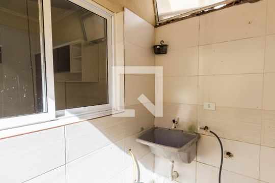 Lavanderia de casa de condomínio para alugar com 2 quartos, 58m² em Nova Mirim, Praia Grande