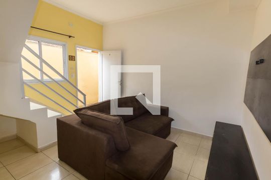 Casa de Condomínio para alugar com 2 quartos, 58m² em Nova Mirim, Praia Grande