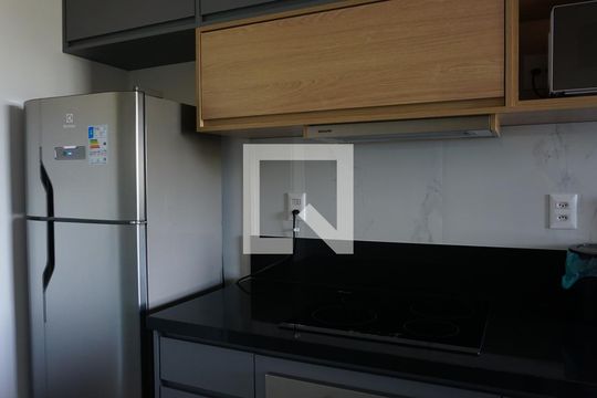 Cozinha de apartamento à venda com 1 quarto, 38m² em Pinheiros, São Paulo