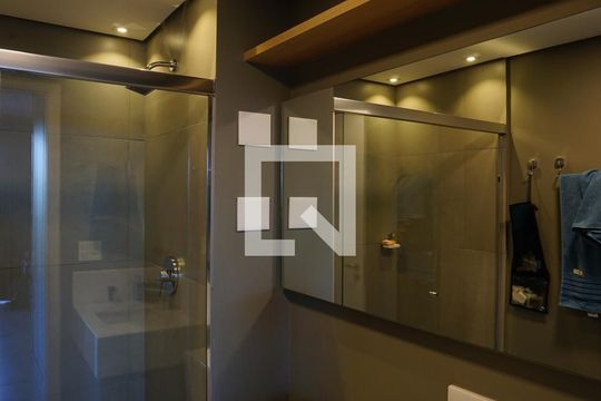 Banheiro de apartamento à venda com 1 quarto, 38m² em Pinheiros, São Paulo