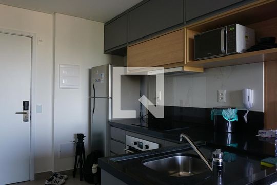 Cozinha de apartamento à venda com 1 quarto, 38m² em Pinheiros, São Paulo