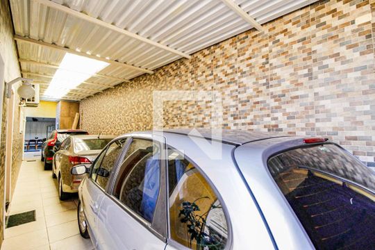Garagem de casa à venda com 4 quartos, 300m² em Vila Almeida, São Paulo