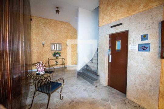 Área comum- hall de entrada do elevador de apartamento à venda com 1 quarto, 62m² em Vila Nova Conceição, São Paulo