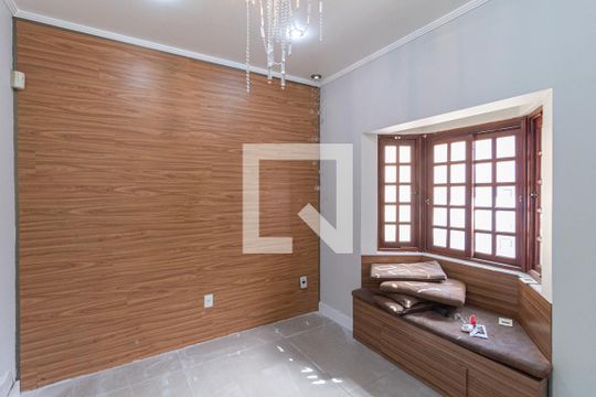 Sala de TV de casa à venda com 3 quartos, 240m² em Presidente Altino, Osasco