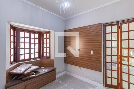 Sala de TV de casa à venda com 3 quartos, 240m² em Presidente Altino, Osasco