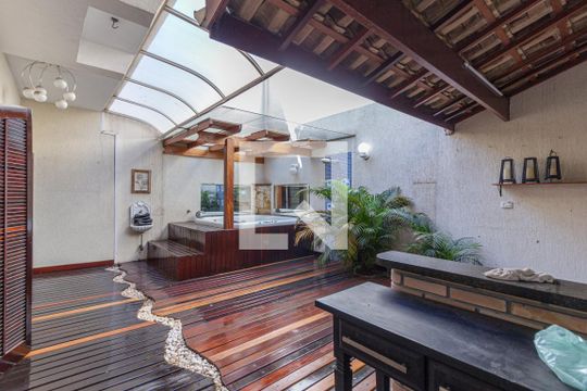 Quintal de casa à venda com 3 quartos, 240m² em Presidente Altino, Osasco