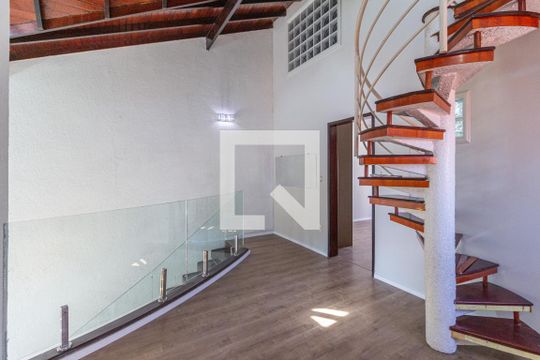 Corredor de casa à venda com 3 quartos, 240m² em Presidente Altino, Osasco