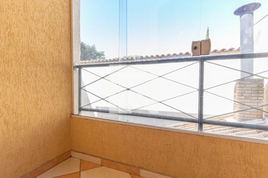 Sacada de casa à venda com 3 quartos, 240m² em Presidente Altino, Osasco