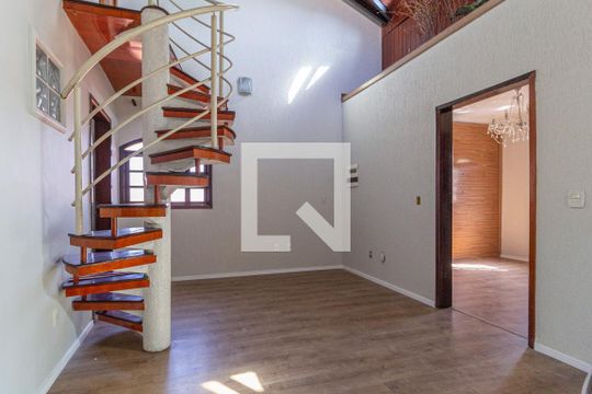 Corredor de casa à venda com 3 quartos, 240m² em Presidente Altino, Osasco