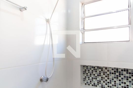 Banheiro de casa para alugar com 1 quarto, 27m² em Belenzinho, São Paulo