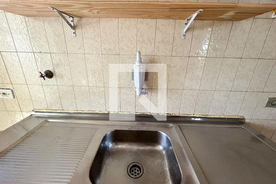Cozinha de apartamento para alugar com 1 quarto, 54m² em Vila Guarani (zona Sul), São Paulo
