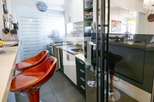 Cozinha americana de apartamento à venda com 2 quartos, 75m² em Indianópolis, São Paulo