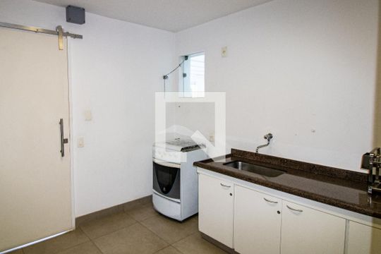 Cozinha de apoio ao salão de festas de apartamento à venda com 2 quartos, 75m² em Indianópolis, São Paulo