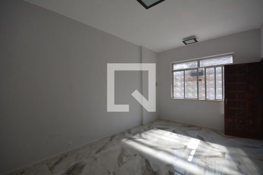 Apartamento para alugar com 5 quartos, 106m² em Irajá, Rio de Janeiro