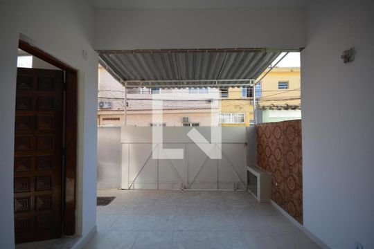 Garagem de apartamento para alugar com 5 quartos, 106m² em Irajá, Rio de Janeiro