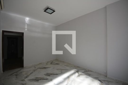 Sala de apartamento para alugar com 5 quartos, 106m² em Irajá, Rio de Janeiro