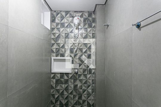 Banheiro de apartamento para alugar com 1 quarto, 30m² em Jardim Fernandes, São Paulo
